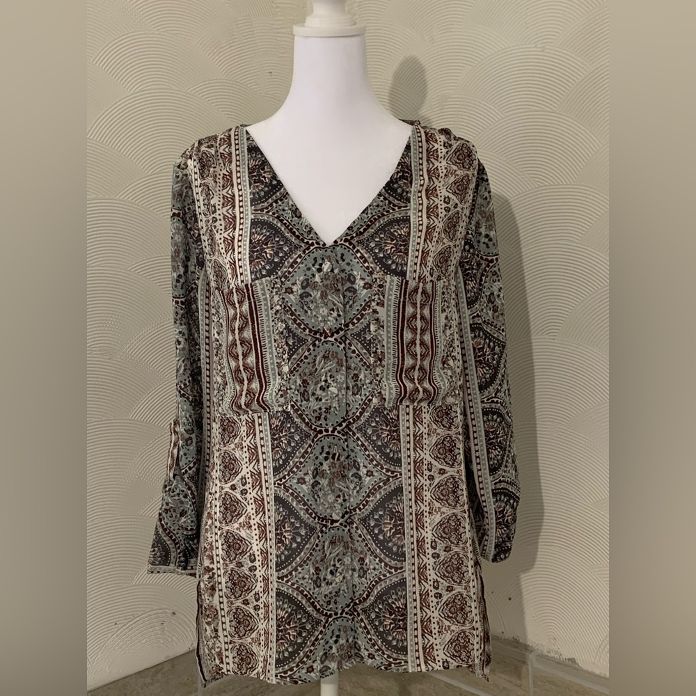 BKE Boutique Women’s Chiffon Blouse size Medium NWT